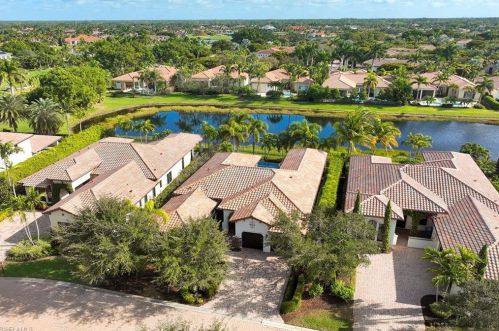 2192 Residence Cir, Naples FL 34105-3084 exterior