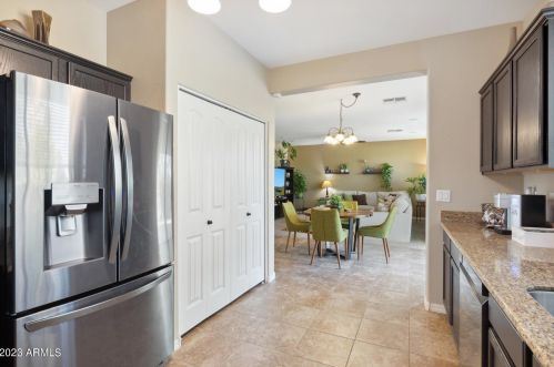 2730 Ellis St, Phoenix AZ 85042-6330 exterior