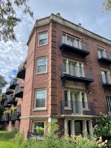 1125 Farwell Ave, Chicago, IL 60626-3809