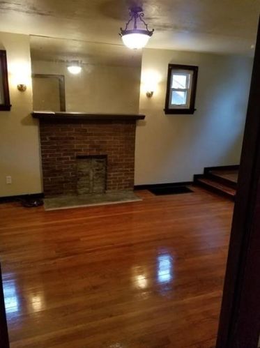 1810 Belleau St, Pittsburgh, PA 15214-3927