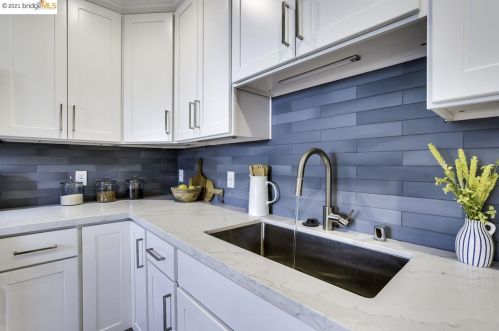 2043 Emerson St, Berkeley CA 94705-1813 exterior