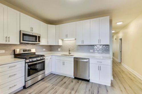 4236 Champlain Ave, Chicago IL  60653-2924 exterior