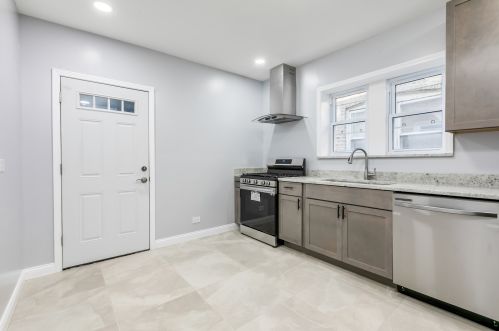 5410 Kimball Ave, Chicago IL  60625-4620 exterior