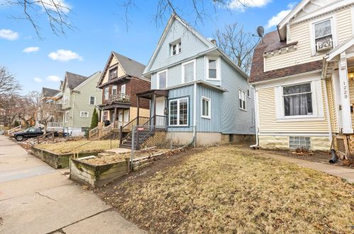1225 31st St, Milwaukee, WI 53208-2941