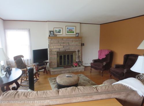 19 Harbor View Dr, Atlantic Highlands, NJ 07716-1044