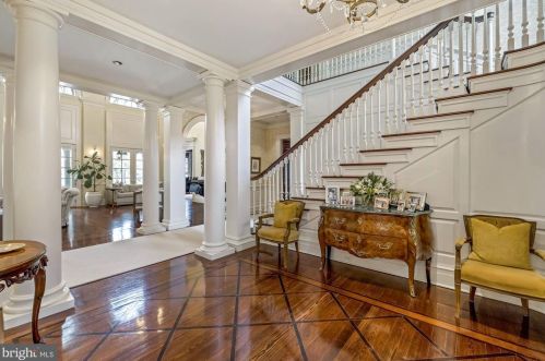 9000 Congressional Pkwy, Rockville MD  20854-4610 exterior