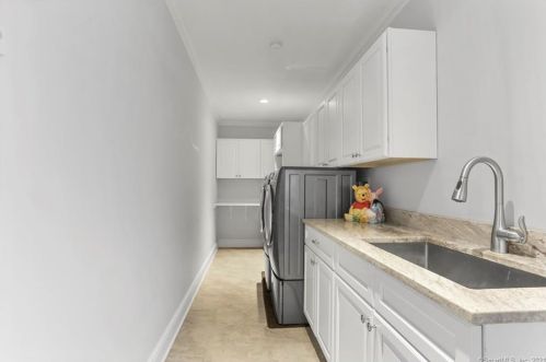 40 Easton Rd, Westport CT 06880-2215 exterior