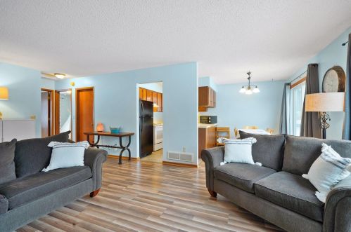 15127 Dunbar Blvd, Saint Paul MN 55124-6840 exterior