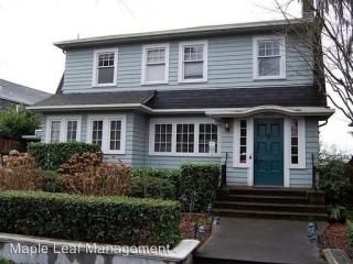 2622 10th Ave, Seattle WA  98102-3901 exterior