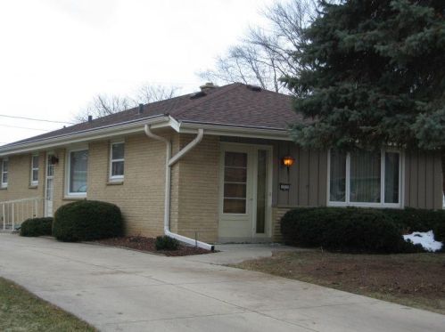 11715 Bobolink Ave, Milwaukee, WI 53225-2214