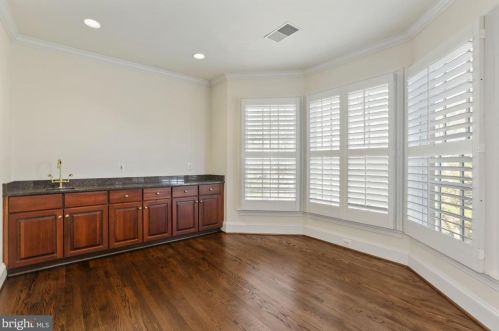 5802 Bent Twig Rd, Mc Lean VA 22101-1806 exterior