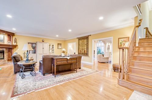 21 Southfield Rd, Edison NJ 08820-3141 exterior