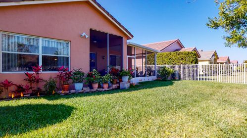 10051 Chadwick Dr, Fort Pierce FL 34987-2418 exterior