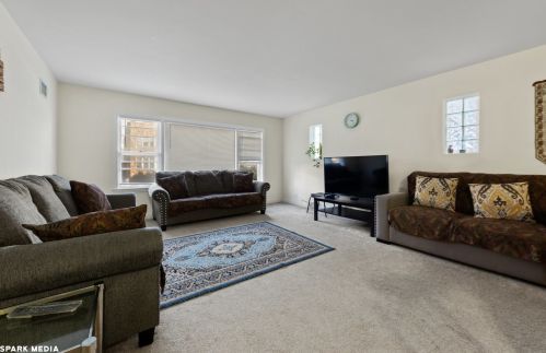 6426 Artesian Ave, Chicago, IL 60645-5302