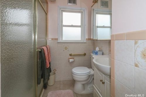 408 17 St, Babylon NY 11704-2603 exterior