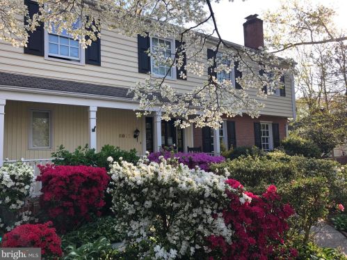 8811 Fircrest Pl, Alexandria VA  22308-2633 exterior