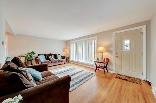 11611 Throop St, Chicago, IL 60643-5122