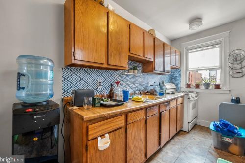 7016 Limekiln Pike, Philadelphia PA 19138-3130 exterior