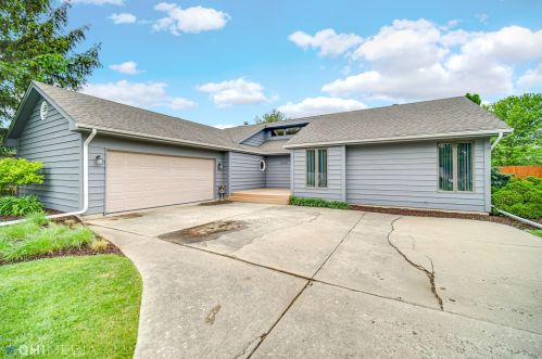 2320 Hess Dr, Joliet, IL 60403-1871