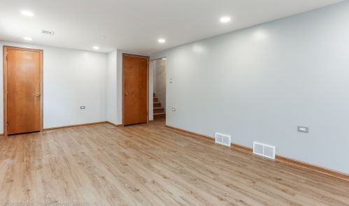 9129 Trumbull Ave, Chicago IL 60655-2507 exterior