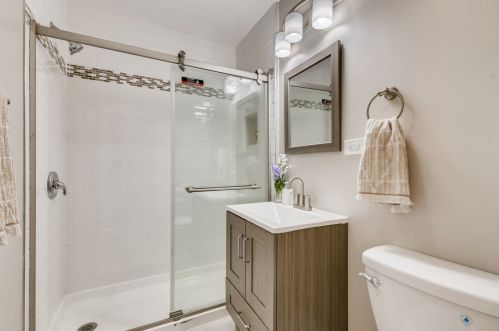 7656 Bosworth Ave, Chicago IL  60626-1217 exterior