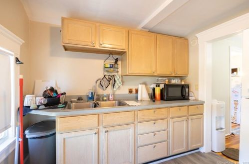 185 Albert St, Torrington CT 06790-6406 exterior