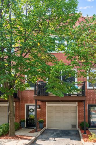 2801 Wolcott Ave, Chicago, IL 60657-4078