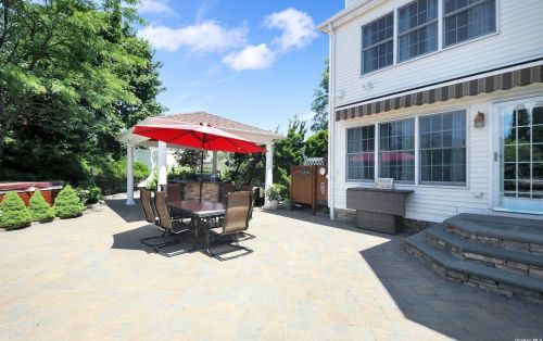 94 Caramel Rd, Commack NY 11725-1000 exterior