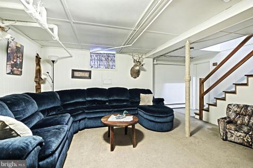 68 Maple Ave, Littlestown PA 17340-1312 exterior