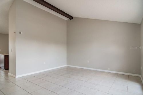 10112 Enchanted Oaks Ct, Tampa FL  33615-1616 exterior