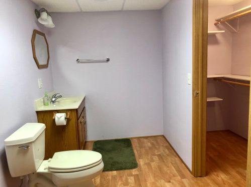 2320 Virginia Dr, Manitowoc WI 54220-1181 exterior