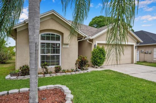 9616 Long Meadow Dr, Tampa FL  33615-1236 exterior