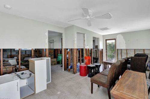 130 1 Ave, Naples FL 34120-2703 exterior