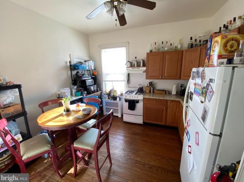 3204 Cv Rd, Camden NJ 08110-3512 exterior