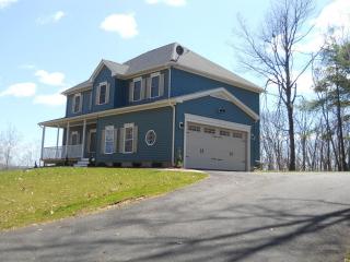 5 Signal Hill Cir, Springfield, MA 01118-2345
