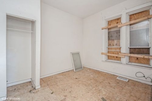 7425 Parnell Ave, Chicago IL 60628-7440 exterior