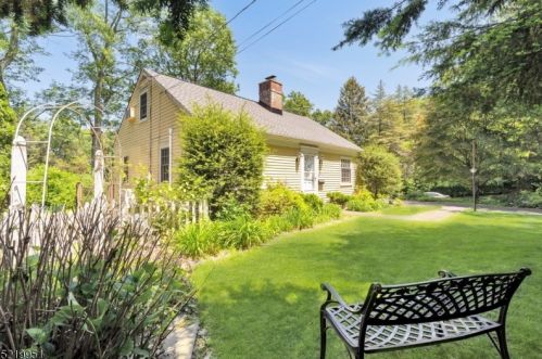 41 Scenic Dr, Parsippany NJ 07834-3315 exterior