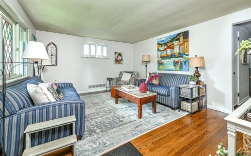 226 Camberwell Dr, Pittsburgh, PA 15238-2604