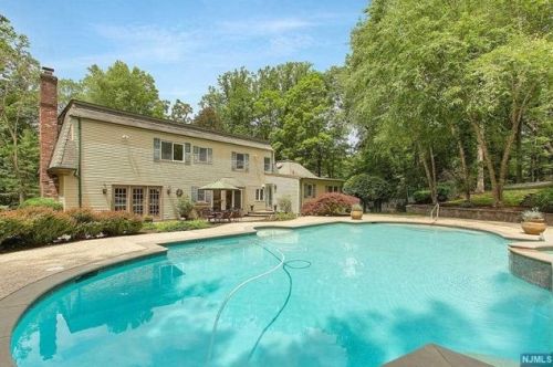 36 Saddle River Rd, Upper Saddle River NJ  07458-3205 exterior