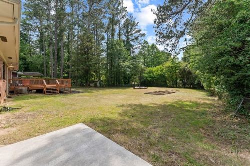 2293 Country Clb Dr, Atlanta GA 30311-5305 exterior