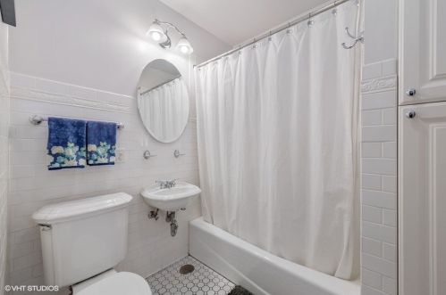 3634 Tripp Ave, Chicago IL 60641-3039 exterior