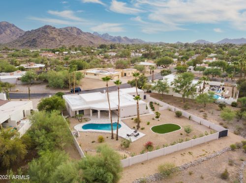 9919 47th Pl, Phoenix AZ  85028-4242 exterior