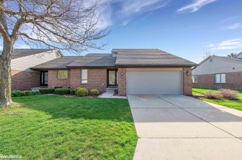 45800 Meadows Cir, Macomb Township, MI 48044-3910