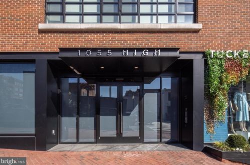 1055 Wisconsin Ave, Washington DC  20007-3635 exterior