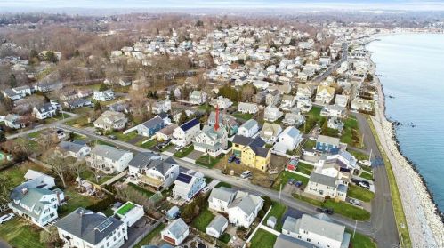 21 Beacher Rd, Milford CT 06460-7701 exterior