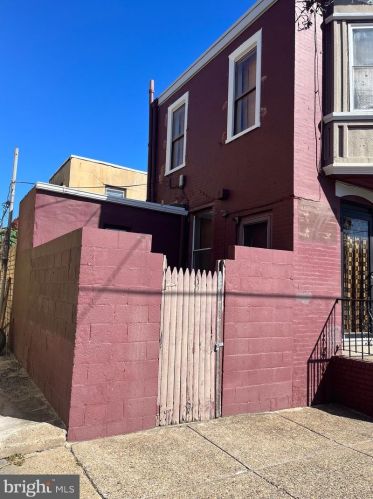 2038 5 St, Philadelphia PA 19148-2548 exterior