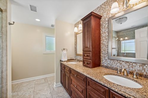 1320 Plymouth Ct, Chicago IL 60605-2717 exterior