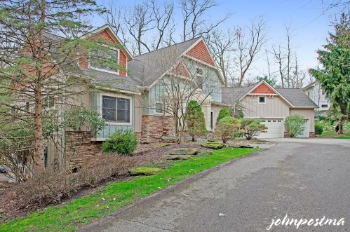 1613 Laraway Lake Dr, Grand Rapids, MI 49546-6634