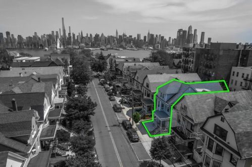 27 St, Union City NJ 07086-7203 exterior