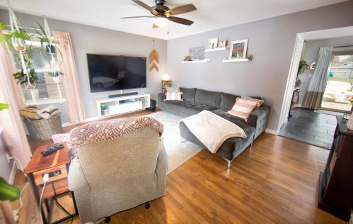 5581 Honey Creek Dr, Milwaukee WI  53221-4062 exterior